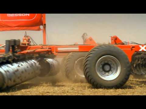 Видео: мировой рекорд трактора Ростсельмаш - 535 Buhler Versatile