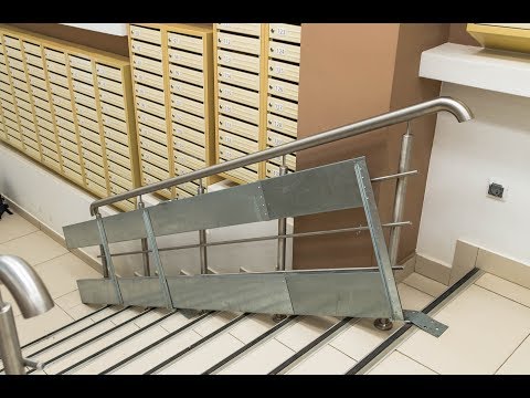Видео: Установка откидного пандуса