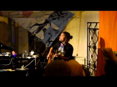 Видео: ФЕО. АКУСТИКА - От А(да) до (ра)Я @ SQUAT CAFE 18.08.11 (8)