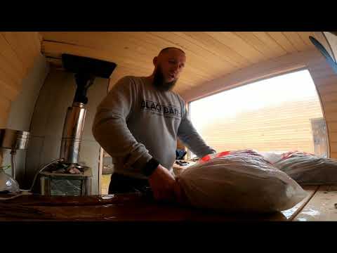 Видео: Самый быстрый и простой способ запарить веники для бани👌