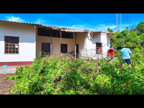 Видео: Маленький, гнилой дом в сельской местности, заброшенный 12 лет назад – но для него это всё