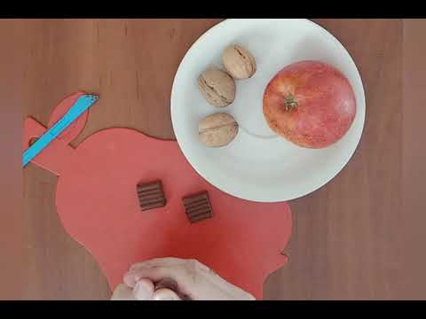 Видео: Ліплення "Горішки для білочки"