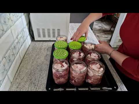 Видео: Тушонка из свинины в духовке