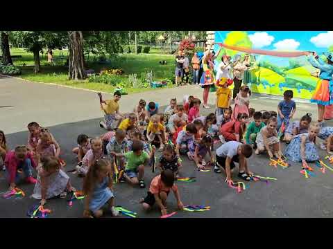 Видео: танок "Кольорове дитинство"