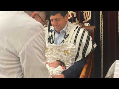 Видео: Брит мила  В общине Дом Давида