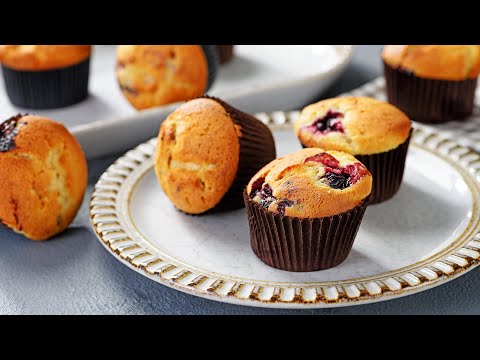 Видео: Маффины с черной смородиной! Нежные, мягкие, сочные, одним словом "ИДЕАЛЬНЫЕ" Blackcurrant muffins