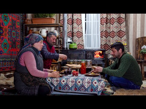 Видео: Готовим Тушенку из Трех Бычьих Голов