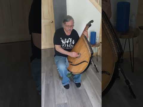 Видео: Дума про вдову і трьох синів - Julian Kytasty