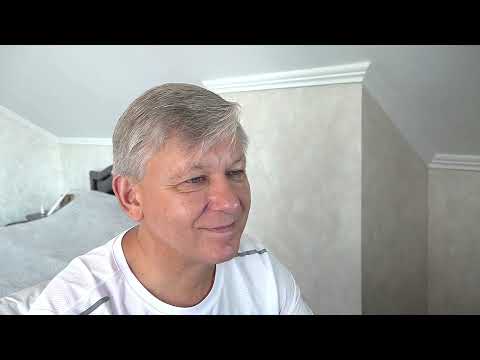 Видео: Почему женщины стесняются собственной красоты, разрушая отношения? Психолог Азаров.