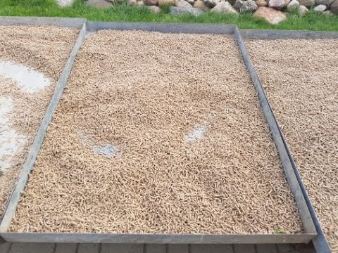 Видео: Гранулирование кормов в хозяйстве Сергея Фоменко