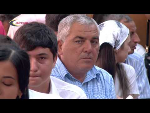 Видео: В Хасавюртовском районе торжественно вручили золотые медали 76 выпускникам.