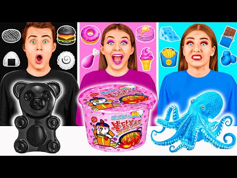 Видео: 24 Часа Едим Еду Одного Цвета Челлендж | Эпичная Битва с Едой от Parara Best