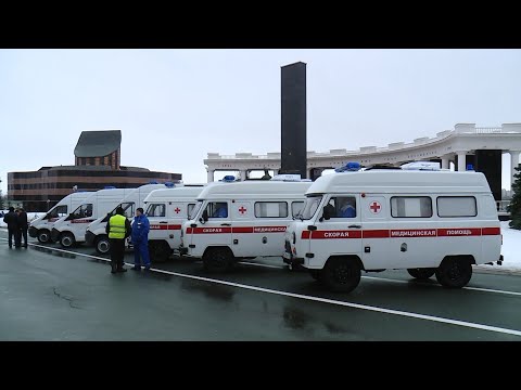 Видео: В Саранске вручили ключи от новых школьных автобусов и машин скорой помощи