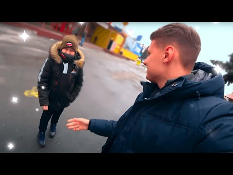 Видео: ПРИВЕЗ ПОБЕДИТЕЛЮ 12 АЙФОН - А ОН НЕ ПРИЕХАЛ😱