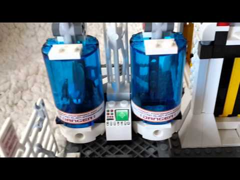 Видео: Lego Space Police Central Review (обзор)