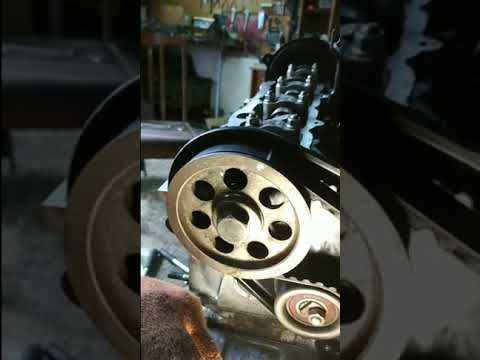 Видео: Метки ремня ГРМ двигателя CD17 nissan sani