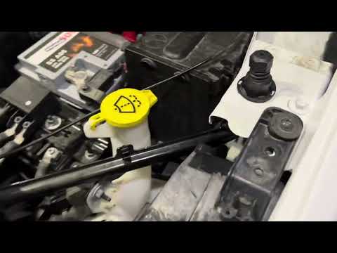 Видео: Заміна штатних Xenon ламп на Led для Jeep Compass 2017+