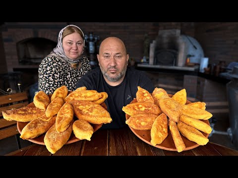 Видео: Приготовили Кукурузные булочки с начинкой!Вкусный завтрак!