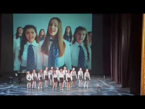 Видео: Празничен концерт "Музика лъчи" и химна на 17. СУ "Дамян Груев"