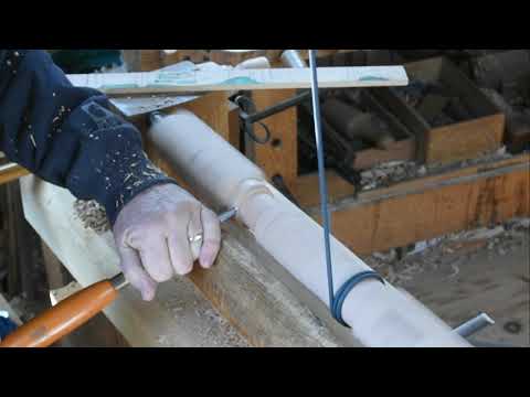 Видео: Изготовление сборного табурета: поворот стоек