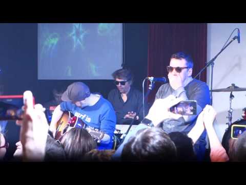 Видео: Танцы Минус - Цветы @ 16 Тонн 01.04.2017