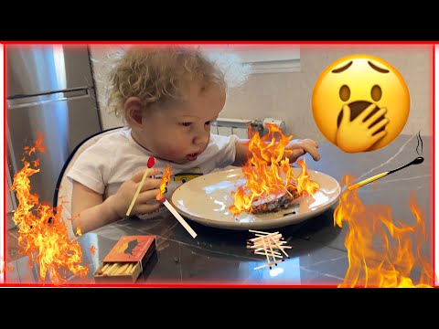 Видео: РЕБОРН ЛИАМ УСТРОИЛ ПОЖАР НАШЕЛ СПИЧКИ И СТАЛ ИГРАТЬ С НИМИ ИСТЕРИКА РЕБОРНА Reborn started a fire 🔥