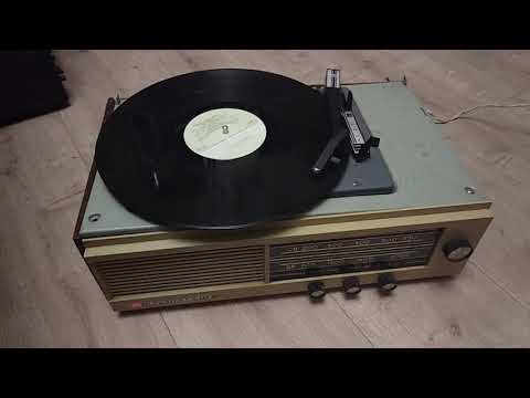 Видео: Краткий обзор радиолы - Серенада 402