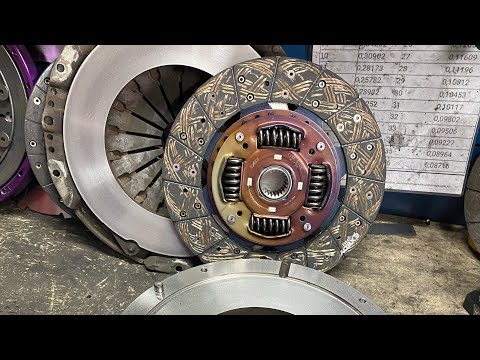 Видео: Toyota Hilux реставрація зчеплення 