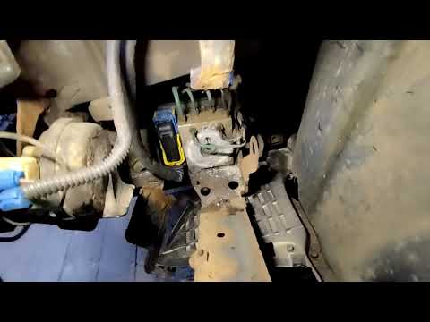 Видео: Рено Эспейс 4 | Renault Espace 4 ошибка DF010 по мотору АБС!