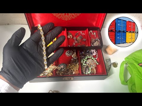 Видео: Золото было на полу. Находки в брошенном контейнере.