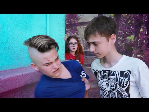 Видео: ПАРЕНЬ МАШИ ПРИШЁЛ В ШКОЛУ НА РАЗБОРКИ!!!