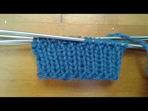 Видео: Резинка по кругу спицами. Резинка 1 на 1 чулочными спицами. Вяжем спицами.