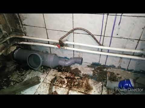 Видео: #унитаззаменатройникустановка Установка унитаза, замена тройника.