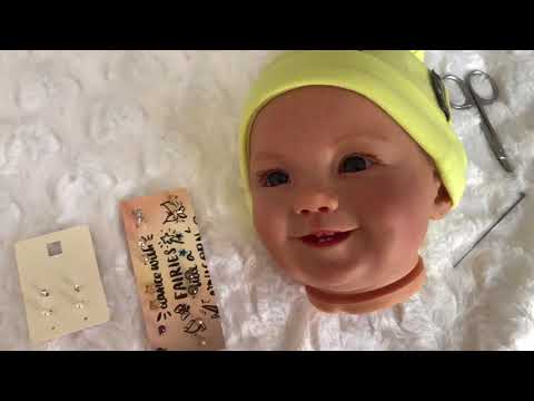 Видео: КАК ПРОКОЛОТЬ УШИ КУКЛЕ РЕБОРН ? КАК САМОМУ СДЕЛАТЬ КУКЛУ РЕБОРН ? СЕРЕЖКИ ДЛЯ КУКЛЫ РЕБОРН .
