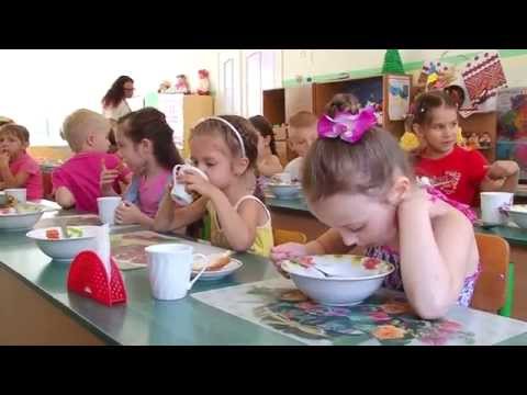 Видео: Завтрак в детском саду