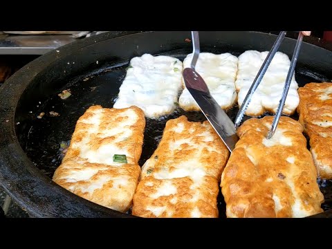 Видео: Блинчик с луком,китайский омлет блин,Жареный на пару Баози-Тайваньская уличная еда