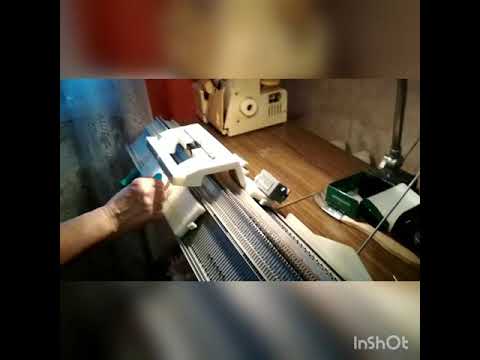 Видео: Вязание чулочной вязки на машине каскад