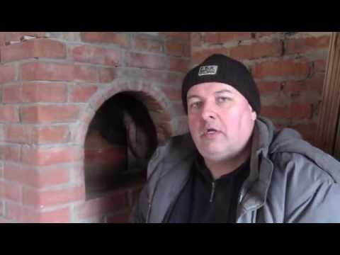 Видео: 01 Русская печка "Дачная Манюня" 0,8 м.кв. Простейшая, а готовит и печет отлично.