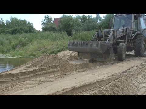Видео: Очистка деревенского пруда: благоустройство пляжа