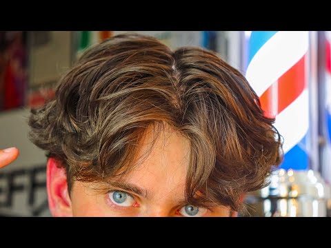 Видео: Как уложить текстурированный пробор посередине