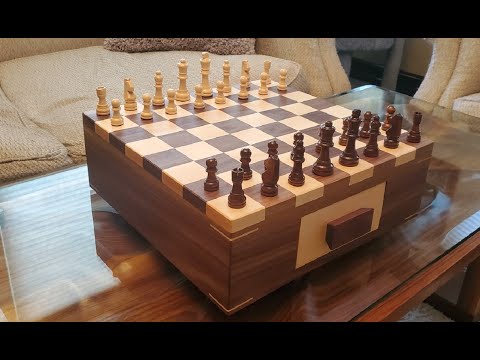 Видео: Шахматная доска с ящиками для фигур