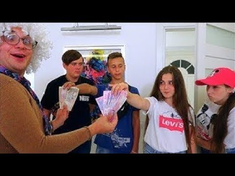 Видео: BACK TO SCHOOL Едем в МАГАЗИН!! ЧТО КУПИЛИ Мальчики VS Девочки