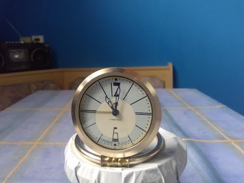 Видео: Russian (Soviet Union) Clock Мир (Mir) Vintage (Hedgehog Service)