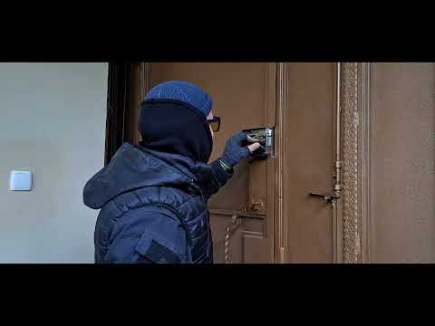 Видео: Как установить эл мен замок на одинарную дверь и тонкости монтажа  Соммах
