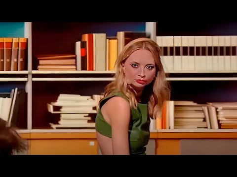 Видео: Пьяные подружки в отделении полиции ушатали зал до слез 🤣😂