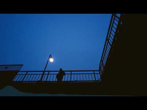 Видео: Ночное Движение - Он тебя целует