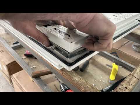 Видео: Сборка оконной фурнитуры UPT