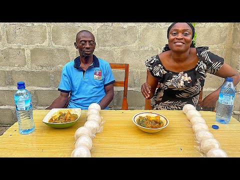 Видео: Побеждает тот, кто первым съест еду.