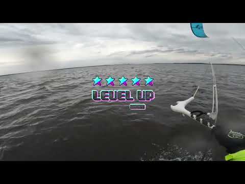 Видео: Гидрофойл с нуля. Сессия 2. Галсы в водоизмещении. 3.05