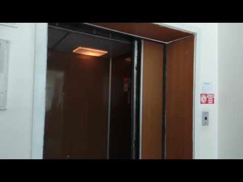 Видео: ⚡3 лифта КМЗ 1974 г. (2 с новыми кабинами, 1 залипайка) @ Гостиница онкоцентра на Каширском шоссе